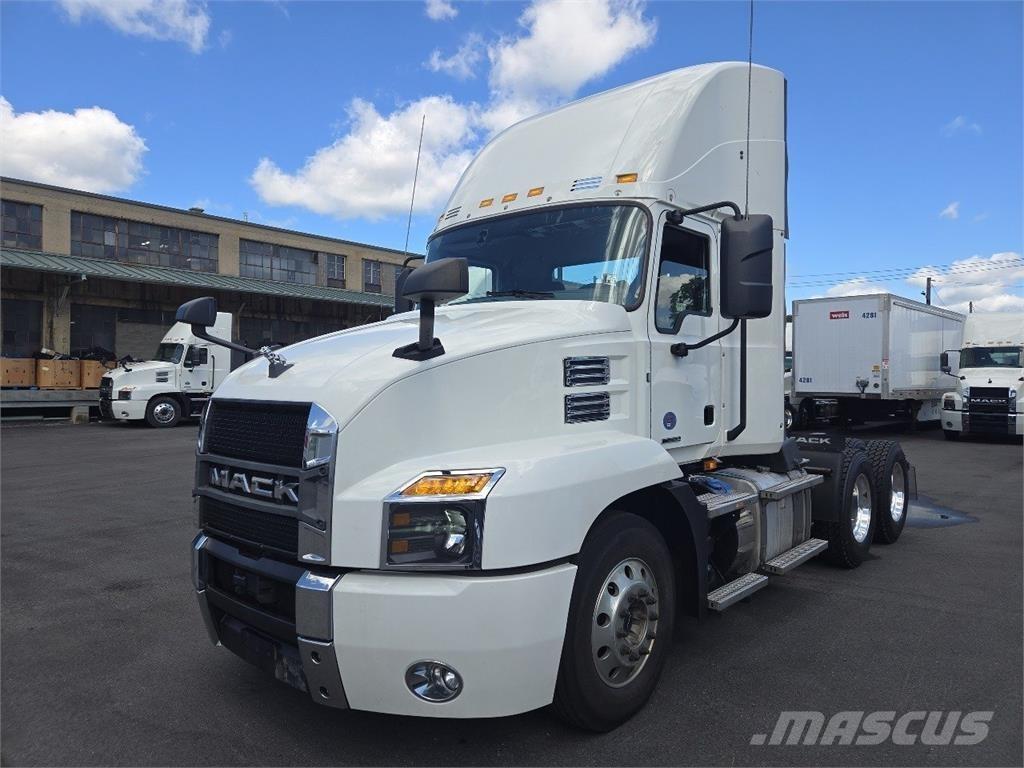 Mack AN64T Tractores (camiões)