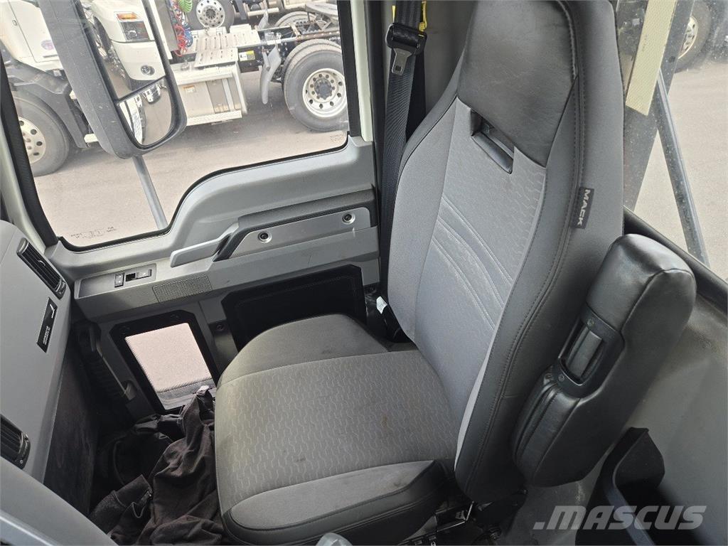 Mack AN64T Tractores (camiões)