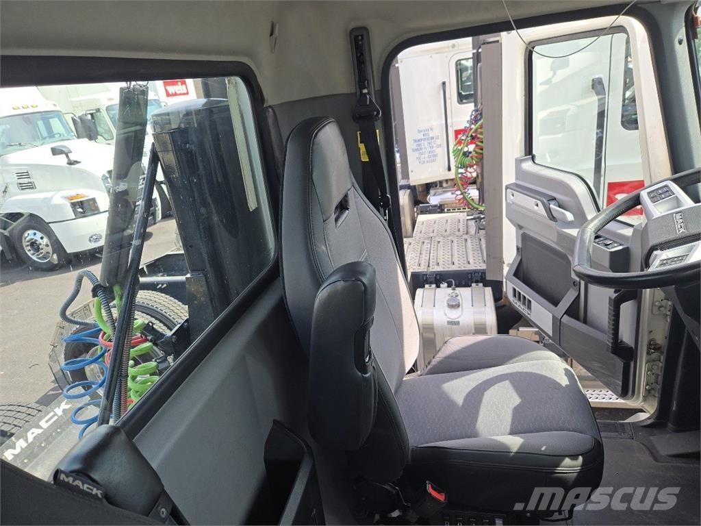 Mack AN64T Tractores (camiões)