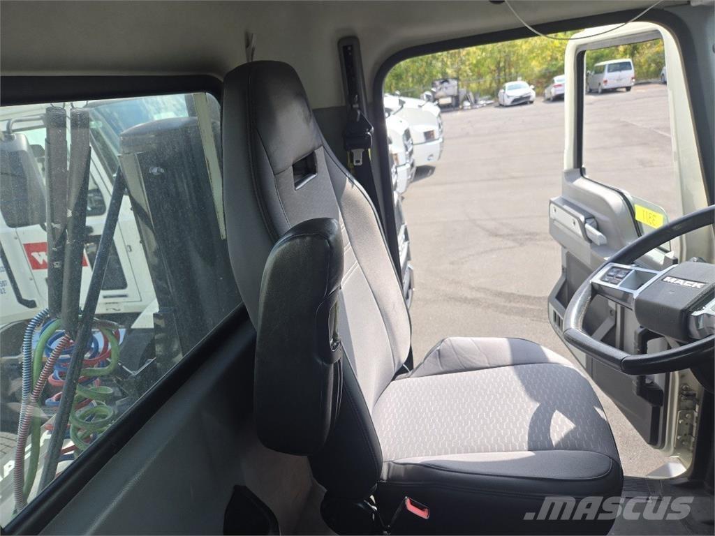 Mack AN64T Tractores (camiões)