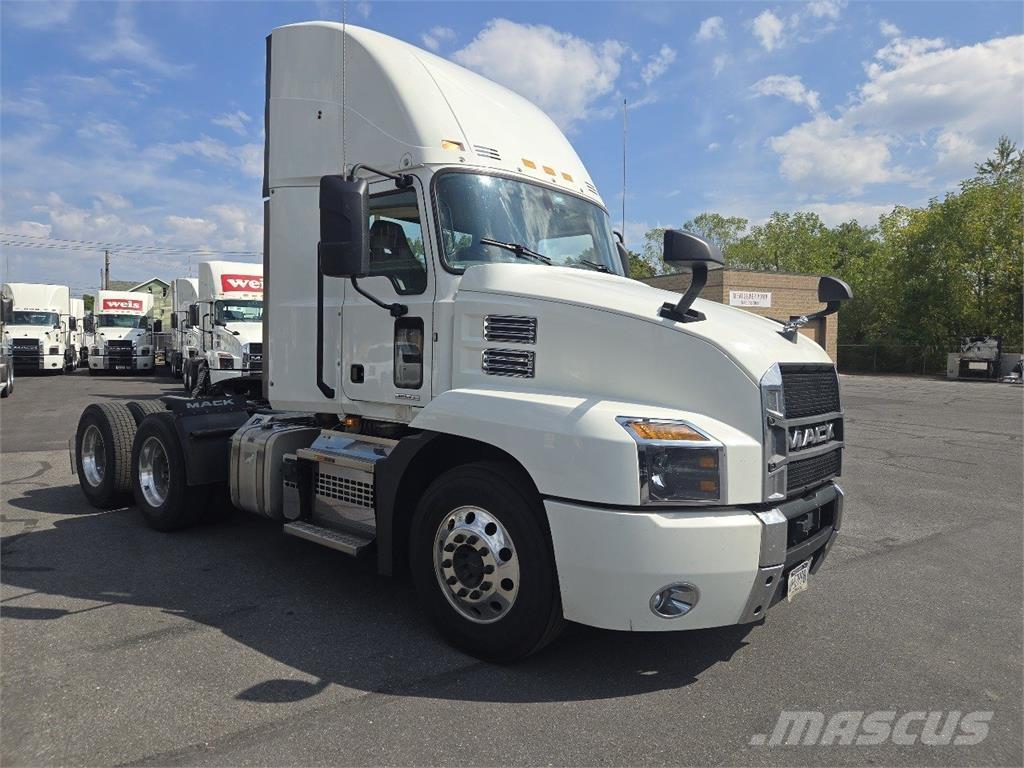 Mack AN64T Tractores (camiões)