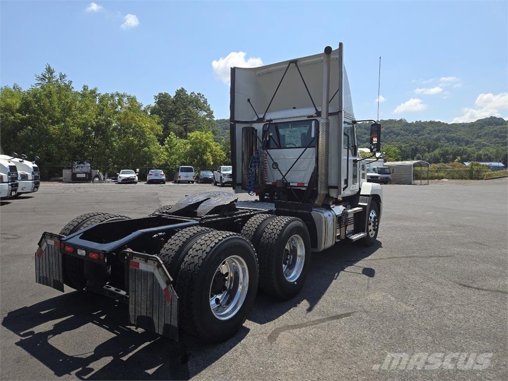 Mack AN64T Tractores (camiões)