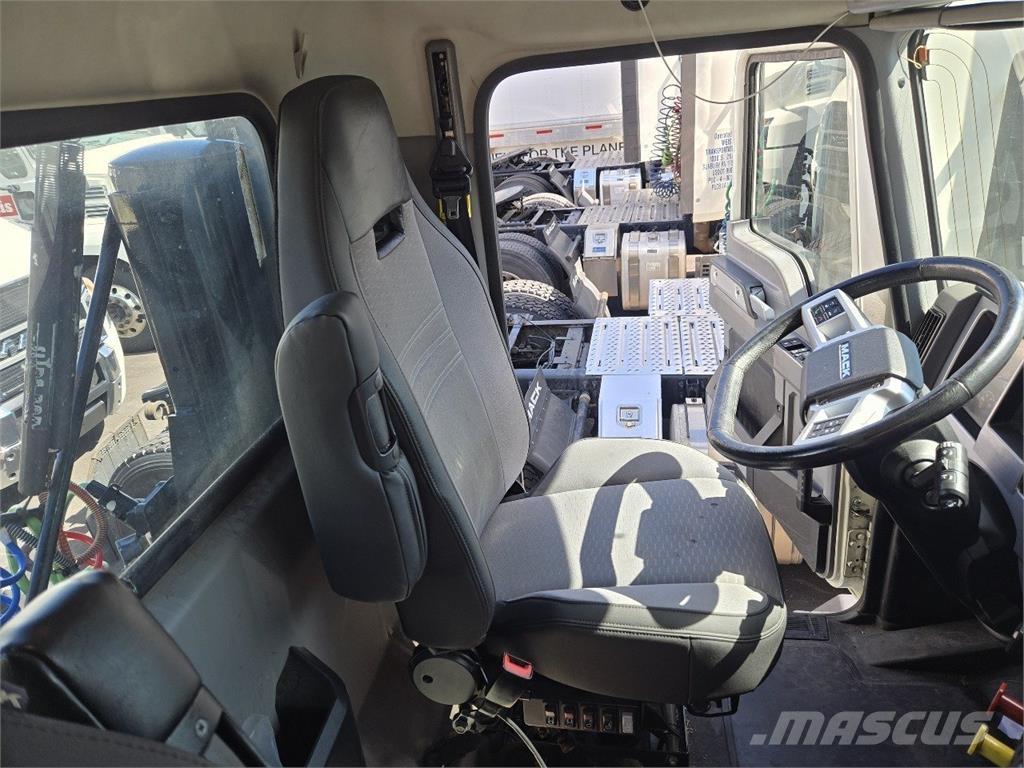 Mack AN64T Tractores (camiões)