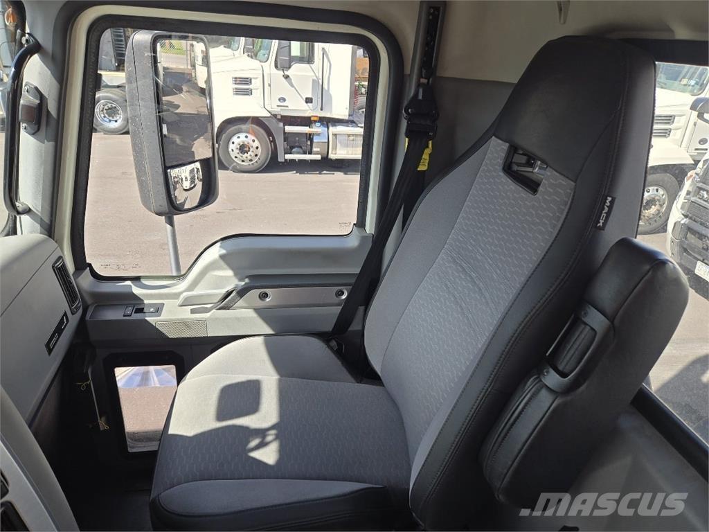 Mack AN64T Tractores (camiões)