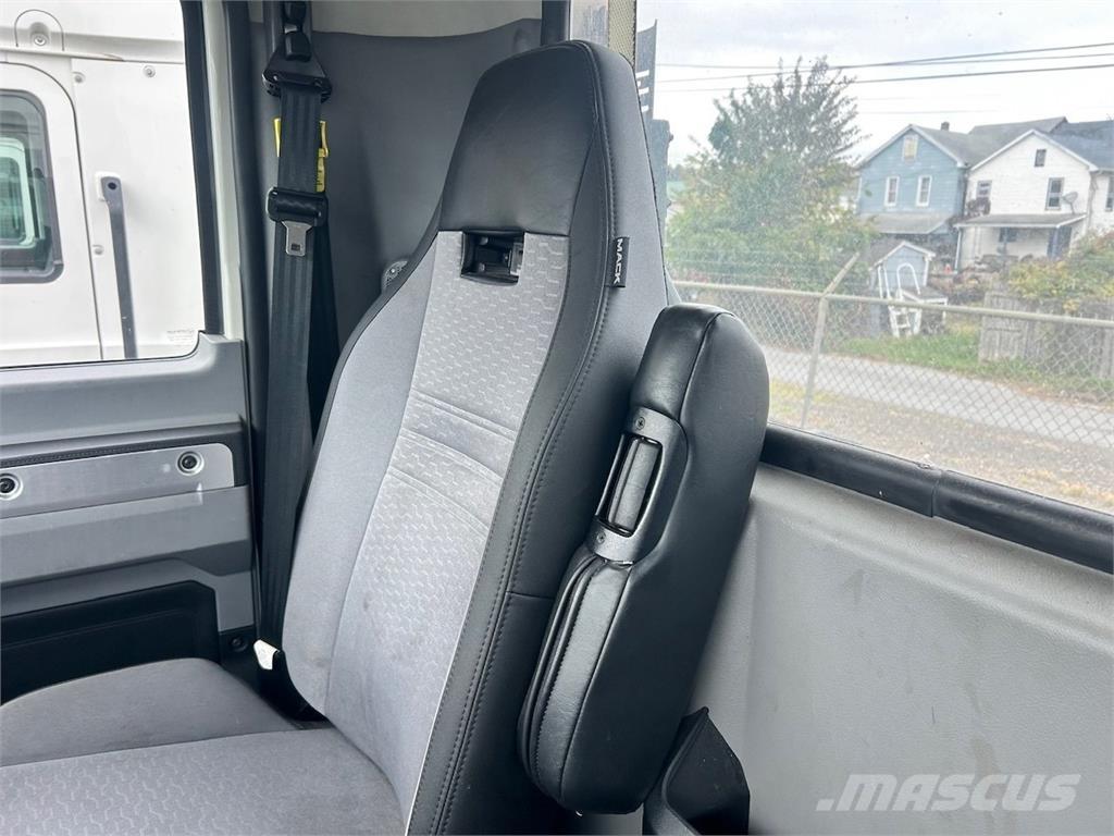 Mack AN64T Tractores (camiões)