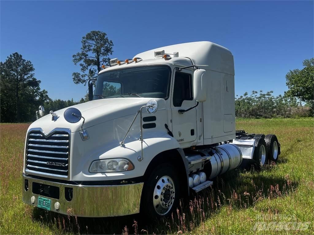 Mack CXU 613 Tractores (camiões)