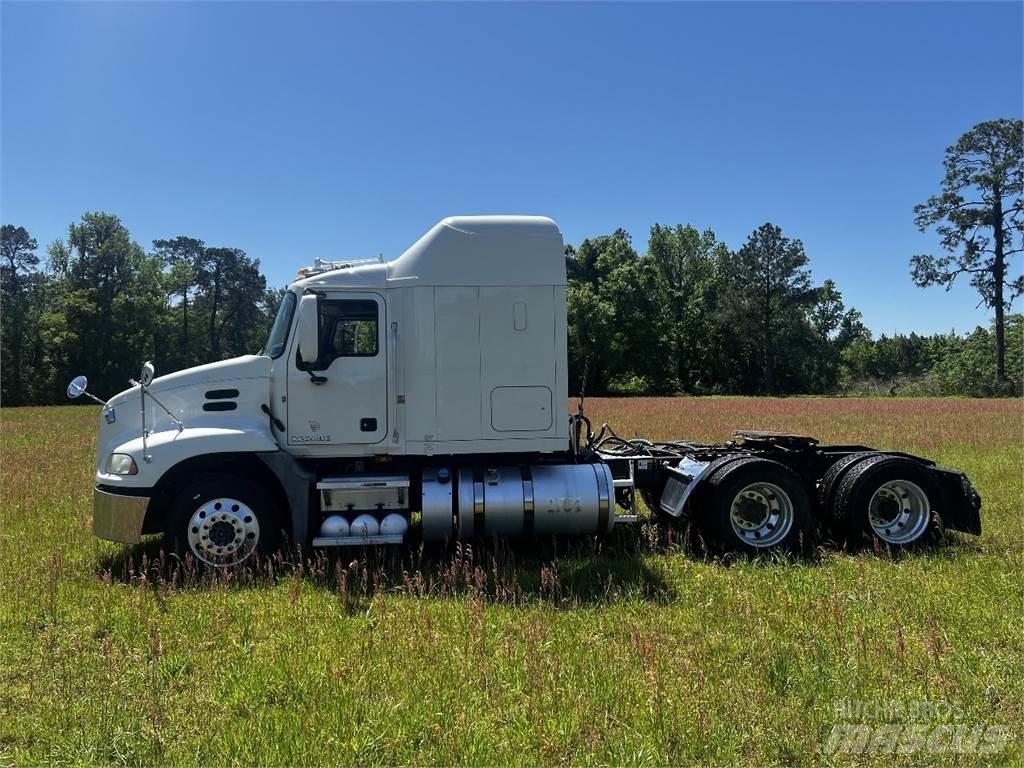 Mack CXU 613 Tractores (camiões)