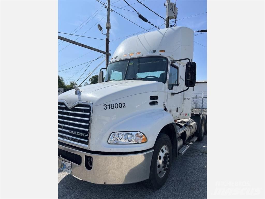 Mack CXU613 Tractores (camiões)