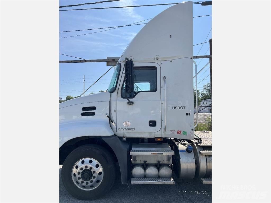 Mack CXU613 Tractores (camiões)