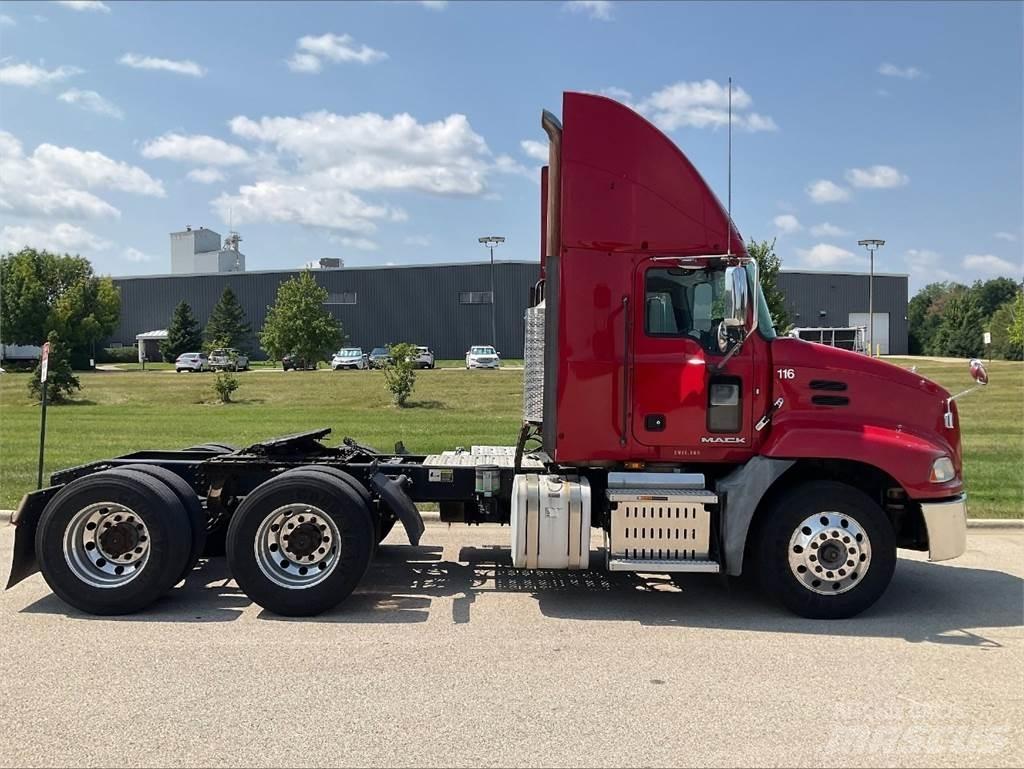 Mack CXU613 Tractores (camiões)