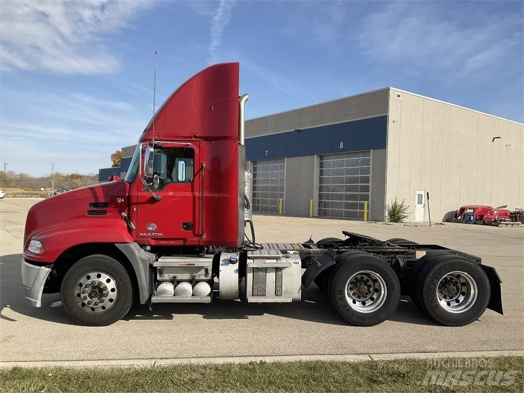 Mack CXU613 Tractores (camiões)