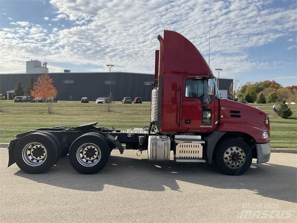 Mack CXU613 Tractores (camiões)