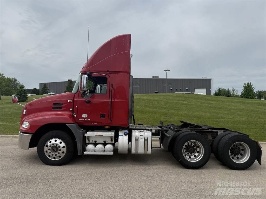 Mack CXU613 Tractores (camiões)
