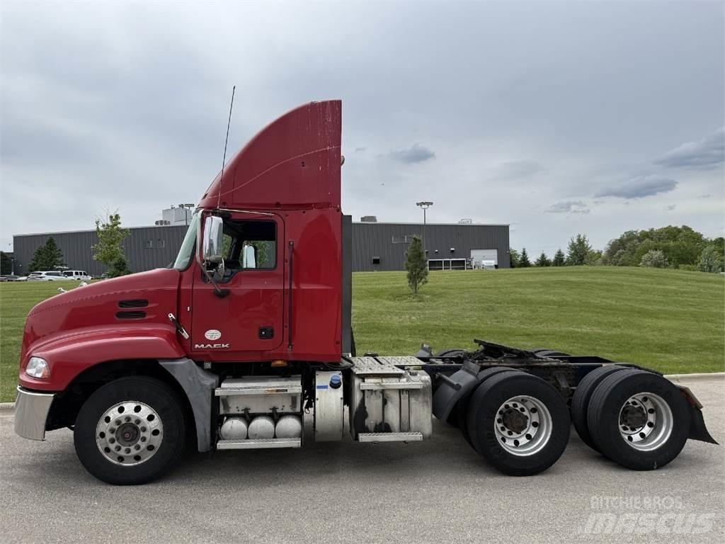 Mack CXU613 Tractores (camiões)