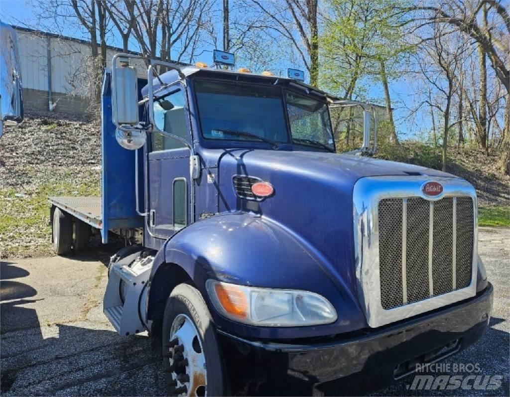 Peterbilt 337 Camiões estrado/caixa aberta