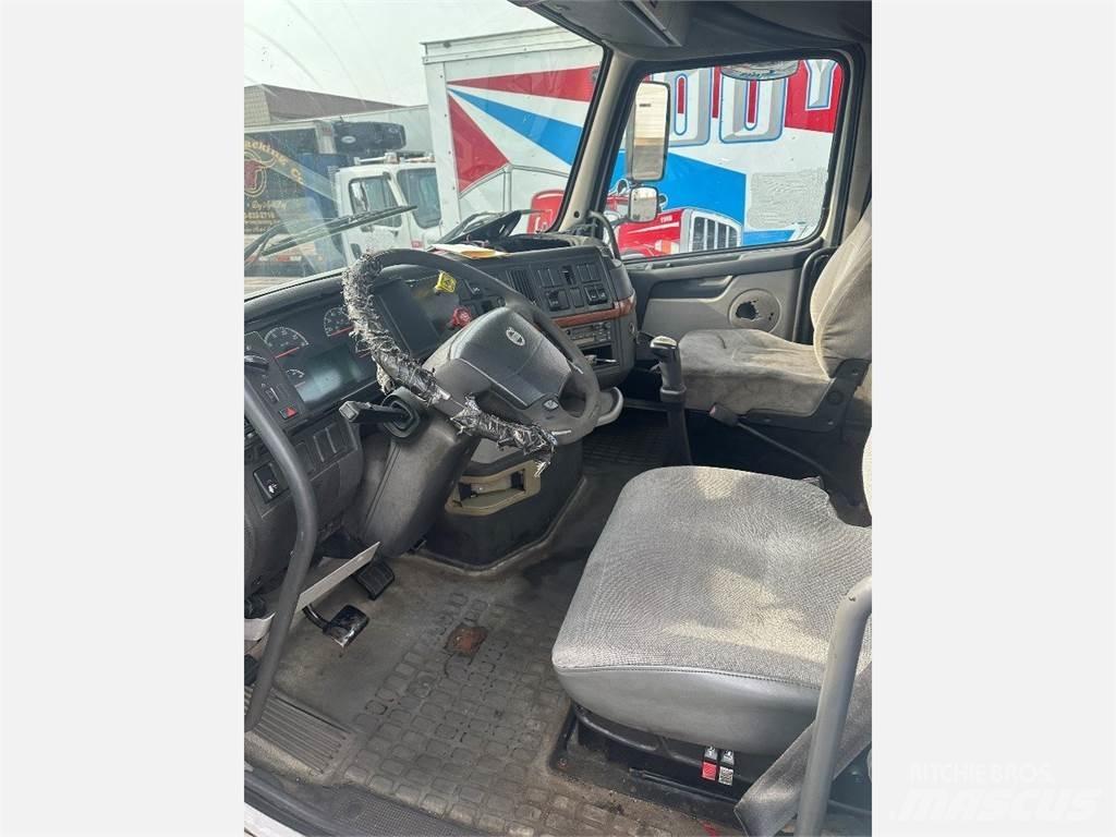 Volvo VNL300 Tractores (camiões)