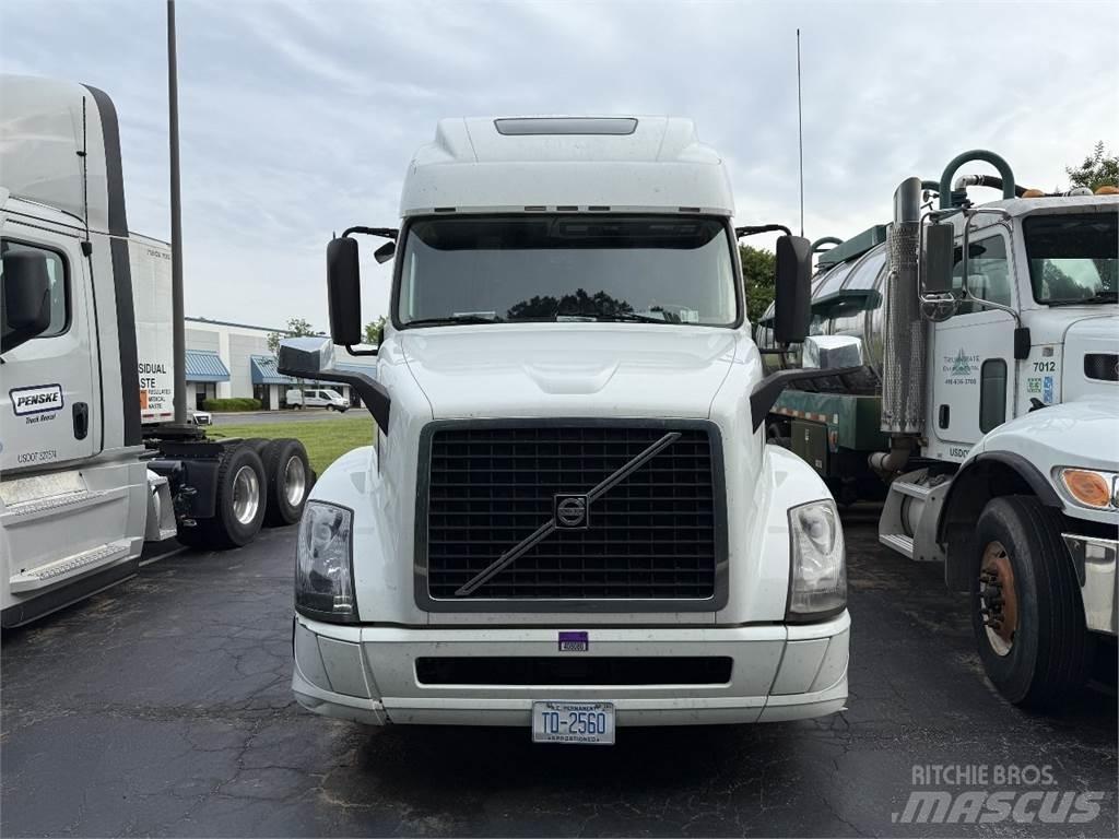 Volvo VNL64T670 Tractores (camiões)