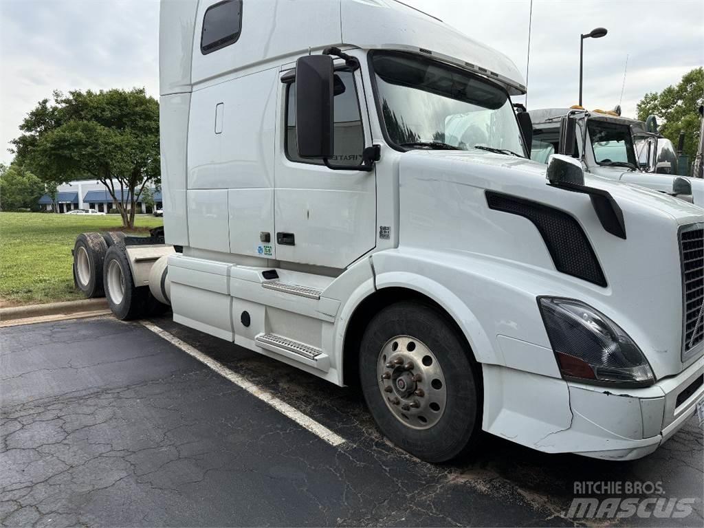 Volvo VNL64T670 Tractores (camiões)