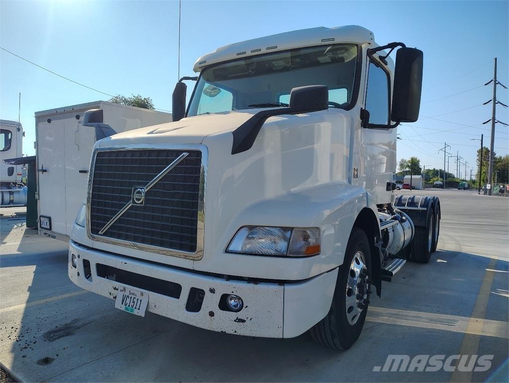 Volvo VNM64T200 Tractores (camiões)