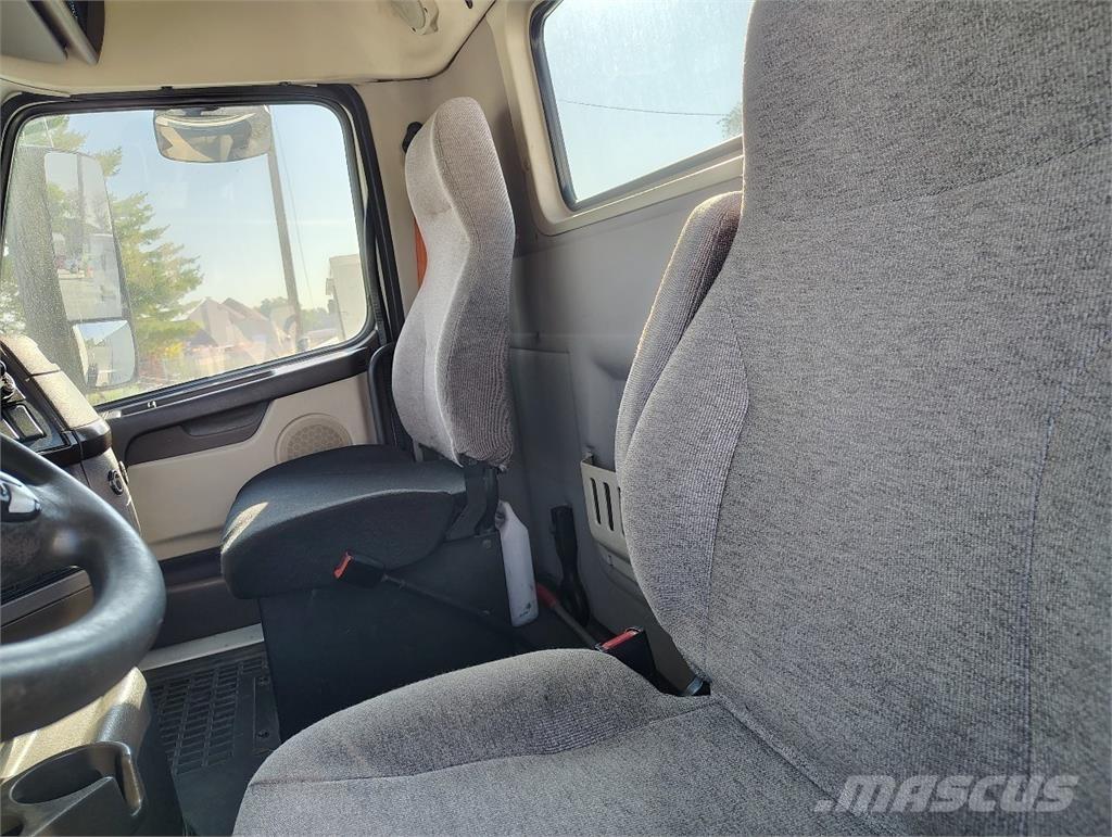 Volvo VNM64T200 Tractores (camiões)