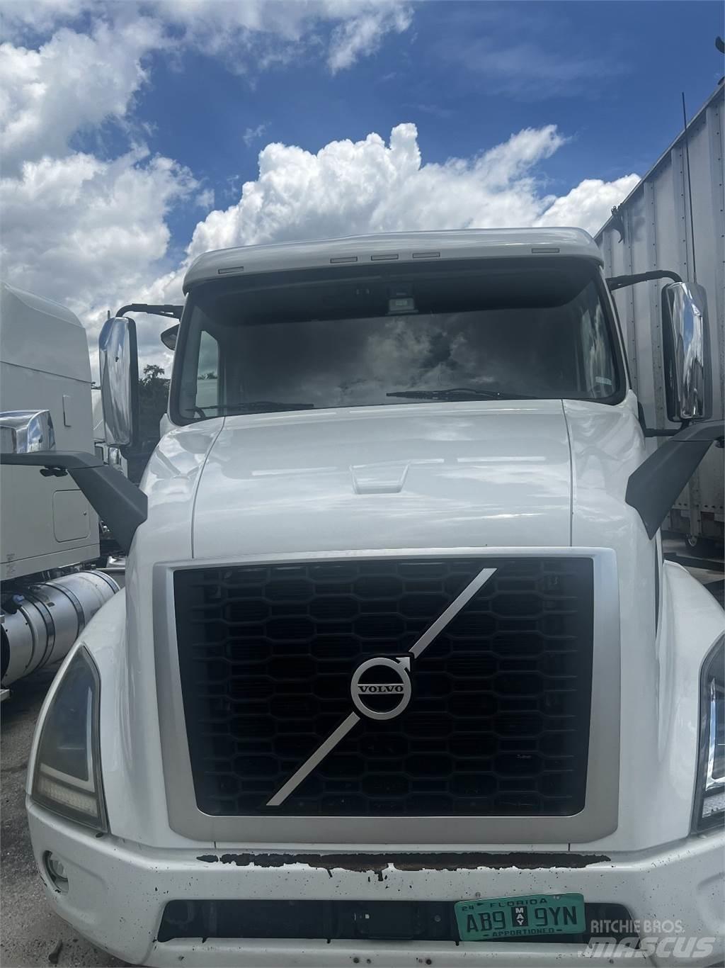 Volvo VNR64T640 Tractores (camiões)