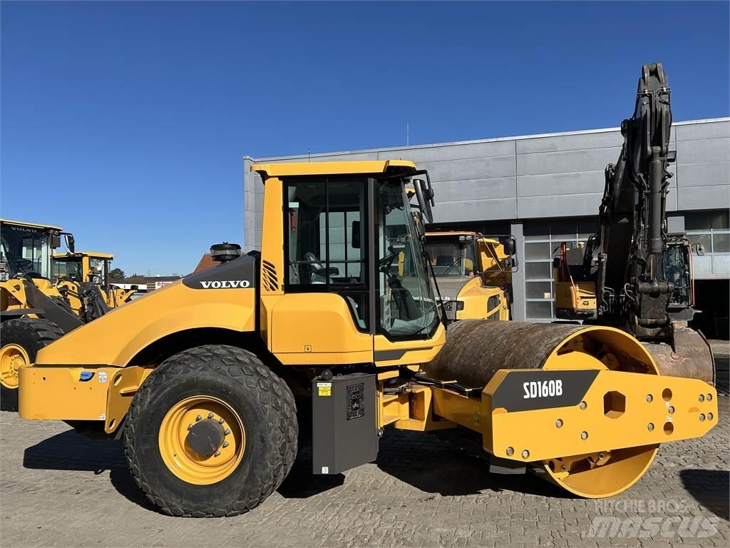  SD 160 B SD 160 B Cilindros Compactadores monocilíndricos