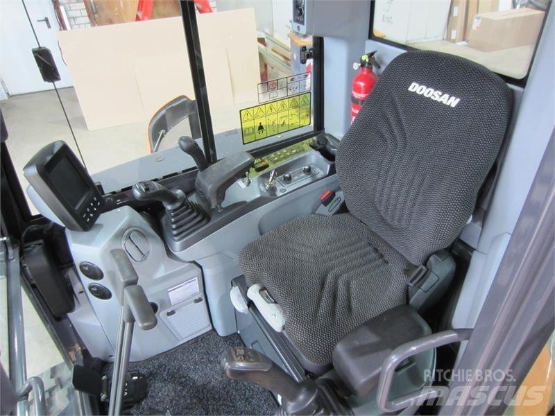 Develon DX27z-7 Mini Escavadoras <7t