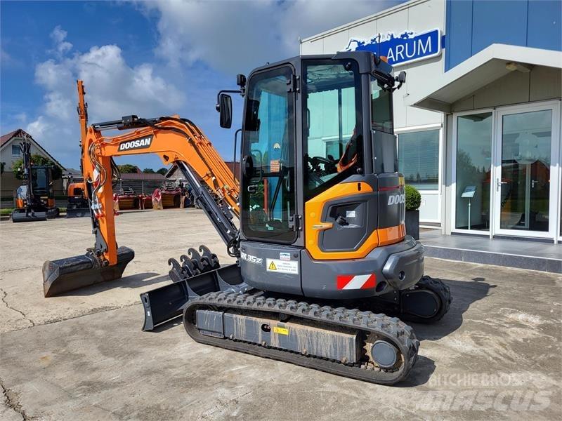 Develon DX35z-7 Mini Escavadoras <7t