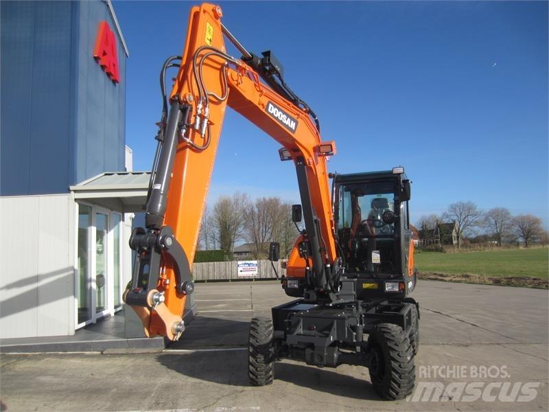 Develon DX57W-7 Mini Escavadoras <7t