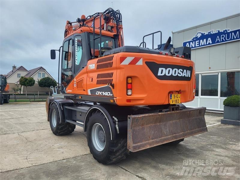 Doosan DX140W-5 Escavadoras de rodas