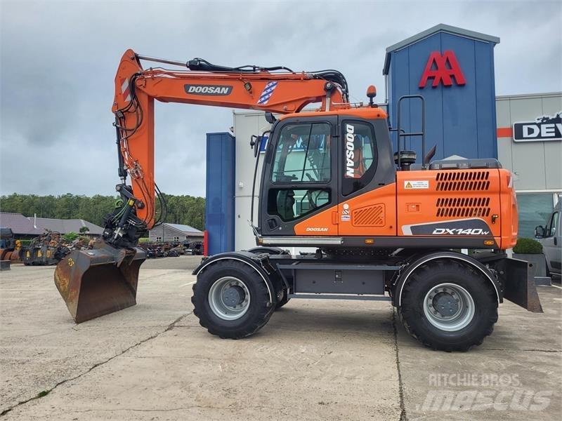 Doosan DX140W-5 Escavadoras de rodas