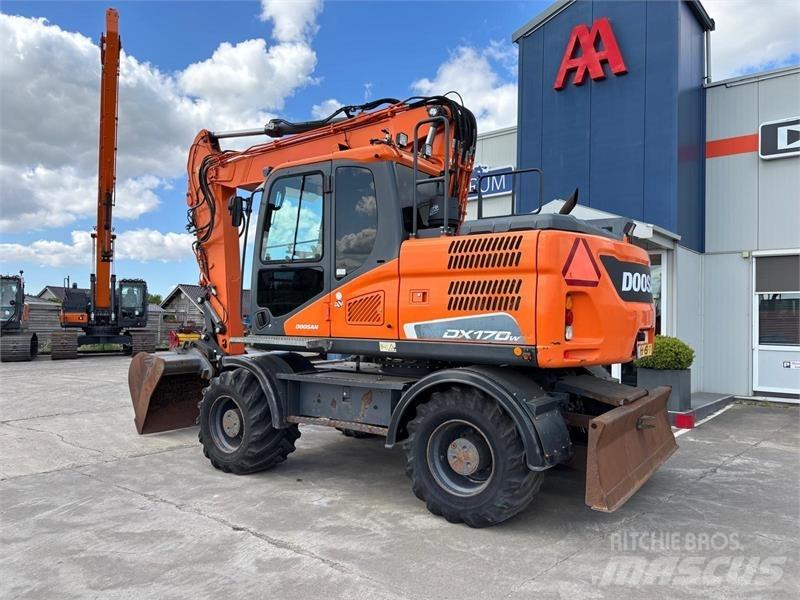 Doosan DX170W-5 Escavadoras de rodas