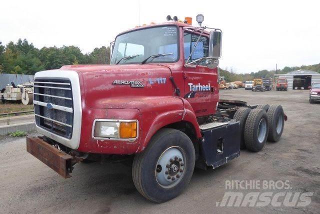 Ford L9000 Camiões de chassis e cabine