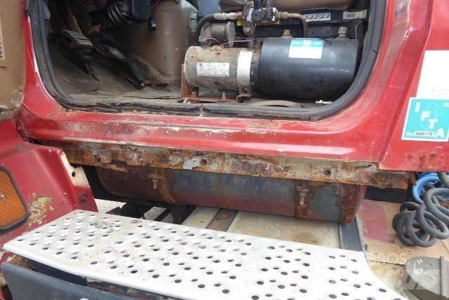 Ford L9000 Camiões de chassis e cabine