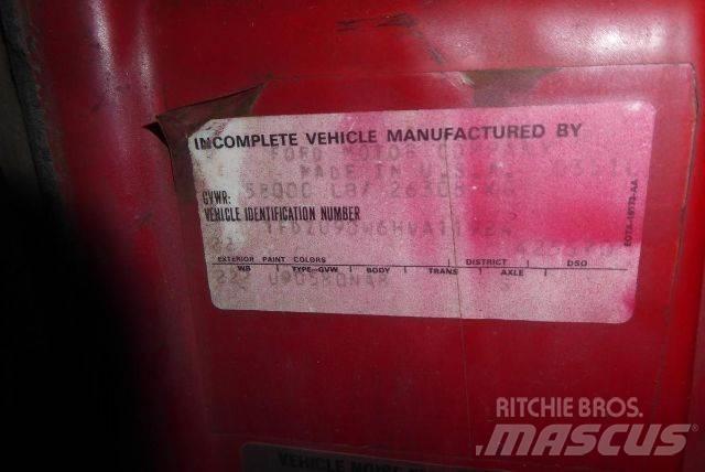 Ford L9000 Camiões de chassis e cabine