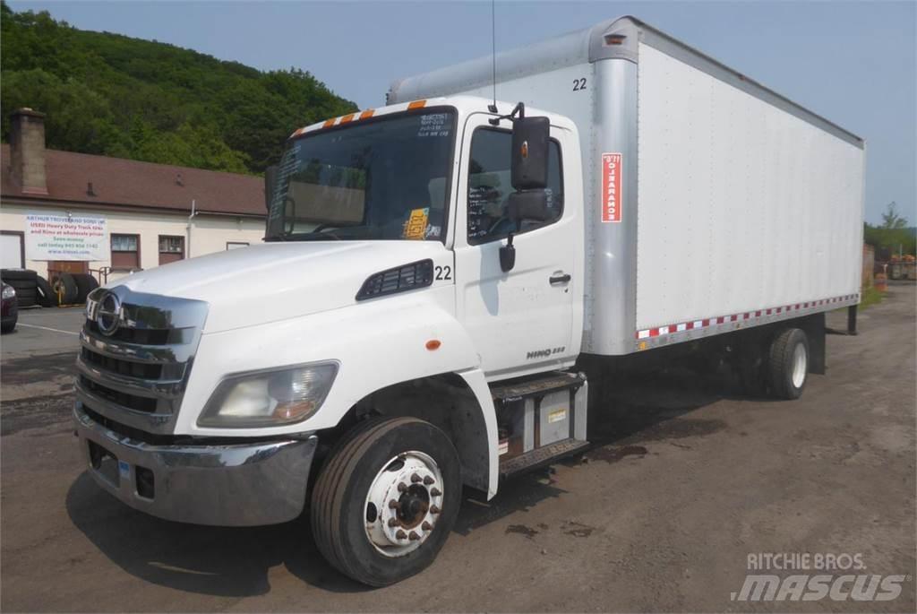 Hino 258 Camiões de caixa fechada