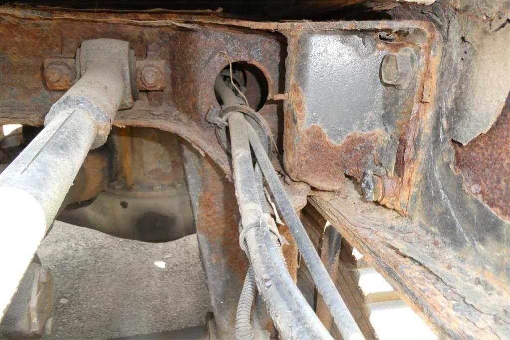 Mack CL733 Camiões de chassis e cabine