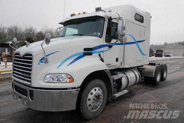 Mack CXU613 Tractores (camiões)