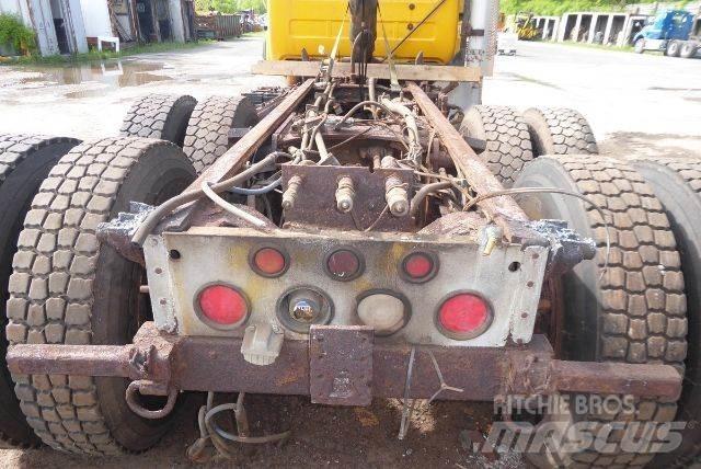 Mack RD688S Camiões de chassis e cabine