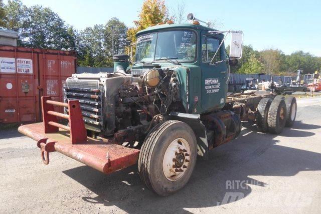 Mack RD688S Camiões de chassis e cabine