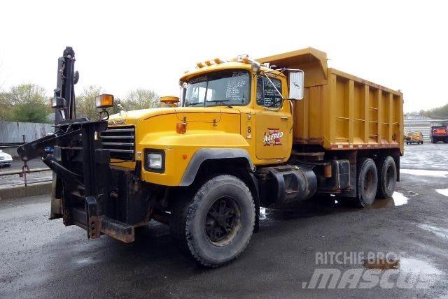 Mack RD690S Camiões basculantes