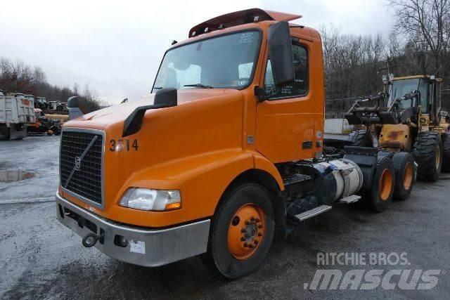 Volvo VNM64T Camiões de chassis e cabine