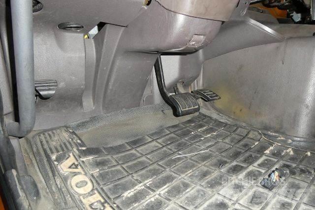 Volvo VNM64T Camiões de chassis e cabine