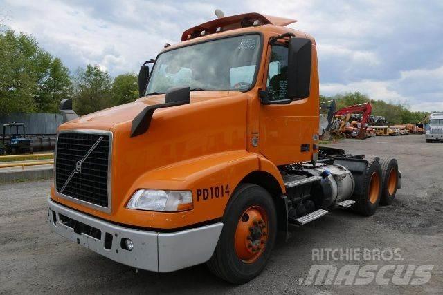 Volvo VNM64T Camiões de chassis e cabine