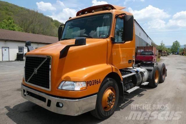 Volvo VNM64T Camiões de chassis e cabine