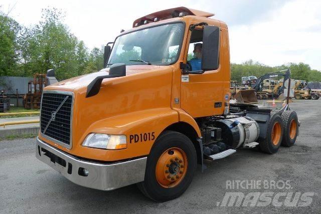 Volvo VNM64T Camiões de chassis e cabine