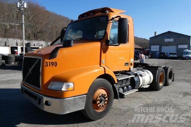 Volvo VNM64T Camiões de chassis e cabine