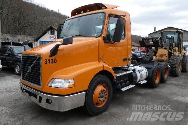 Volvo VNM64T Camiões de chassis e cabine