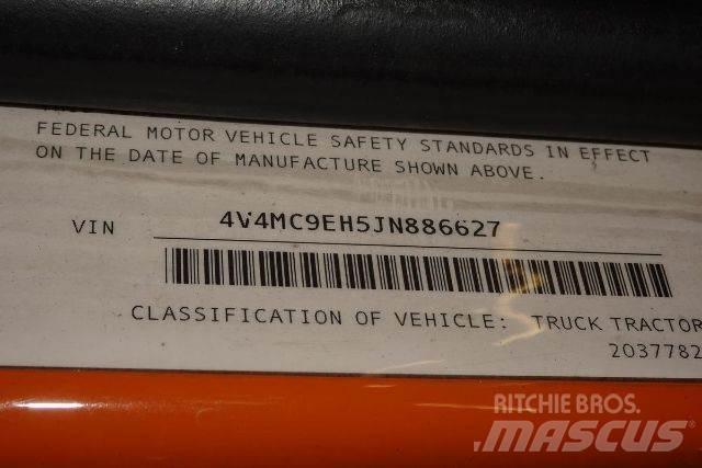 Volvo VNM64T Camiões de chassis e cabine