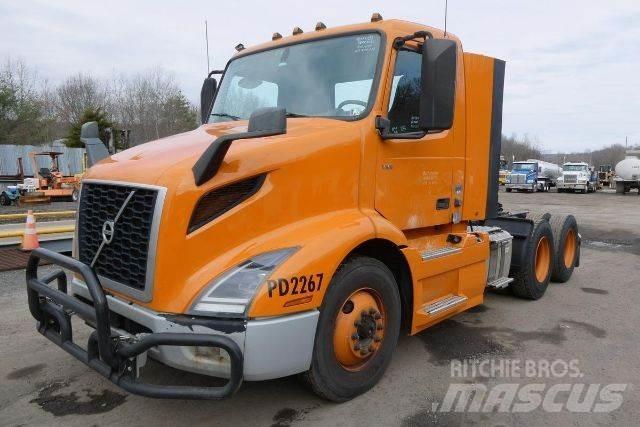 Volvo VNR64T300 Camiões de chassis e cabine